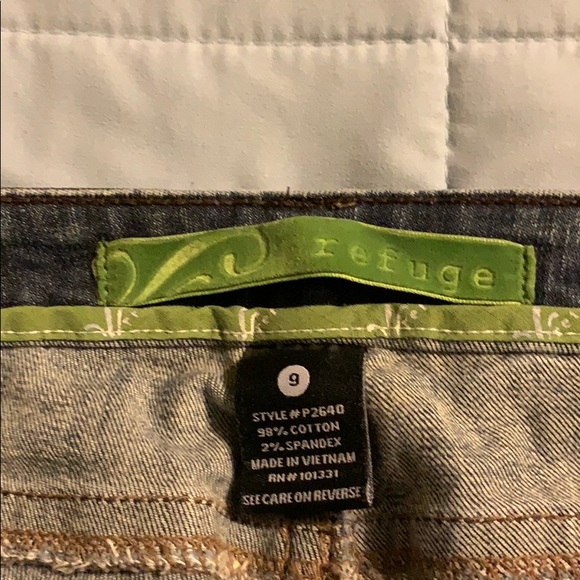 Refuge woman’s capris jean - Picture 3 of 5